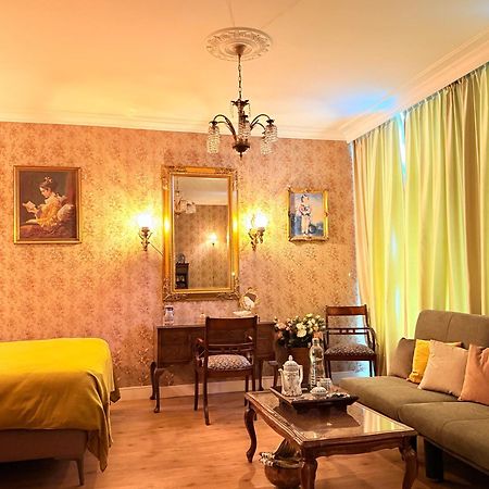 Luxurious Classical Dutch Styled Room In City Centre Of The Hague - Home Stay Bagian luar foto