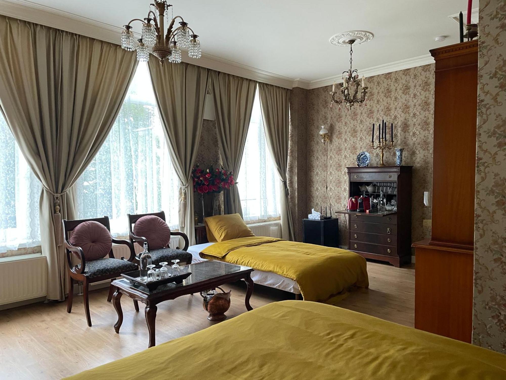 Luxurious Classical Dutch Styled Room In City Centre Of The Hague - Home Stay Bagian luar foto