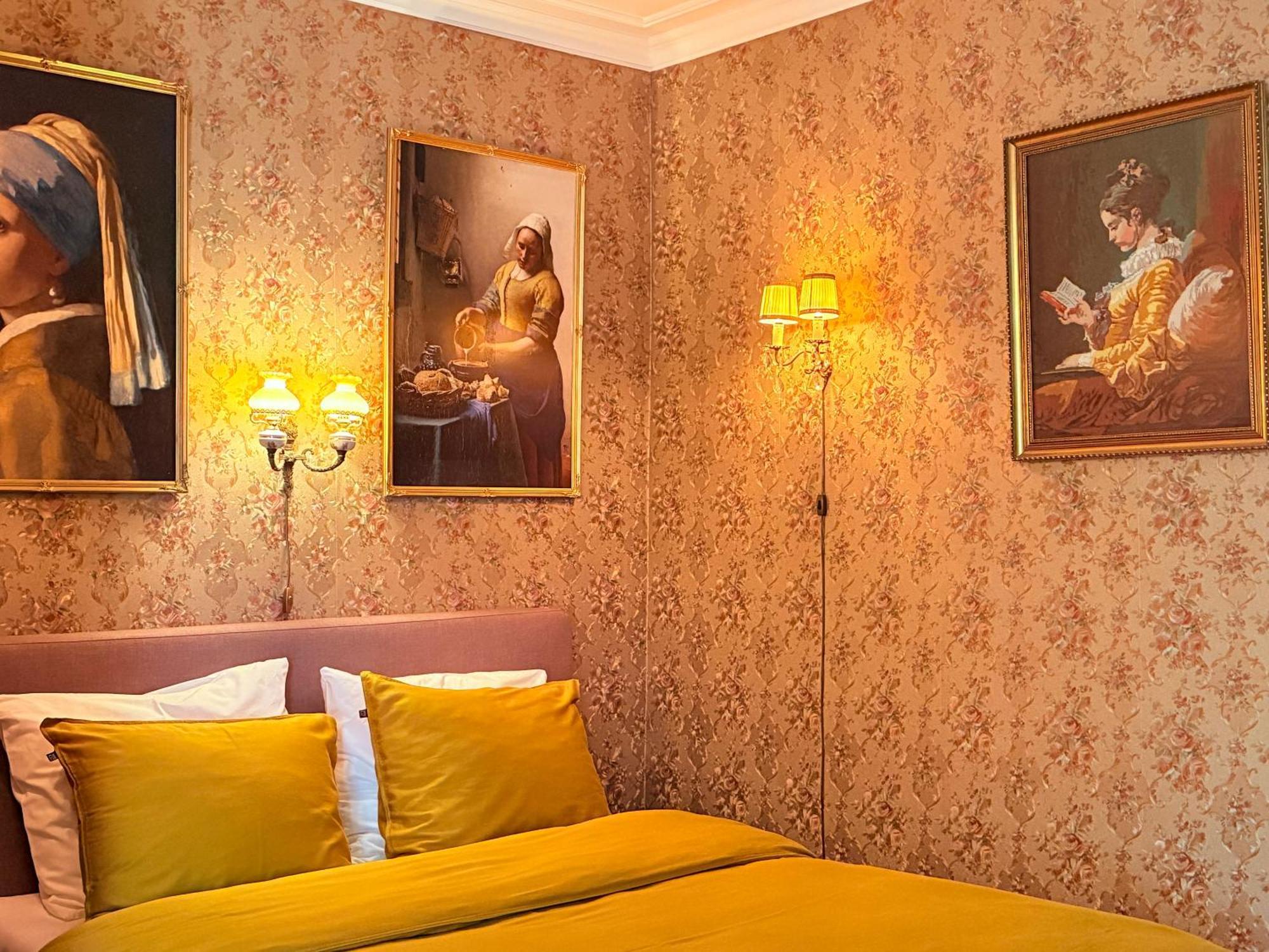 Luxurious Classical Dutch Styled Room In City Centre Of The Hague - Home Stay Bagian luar foto