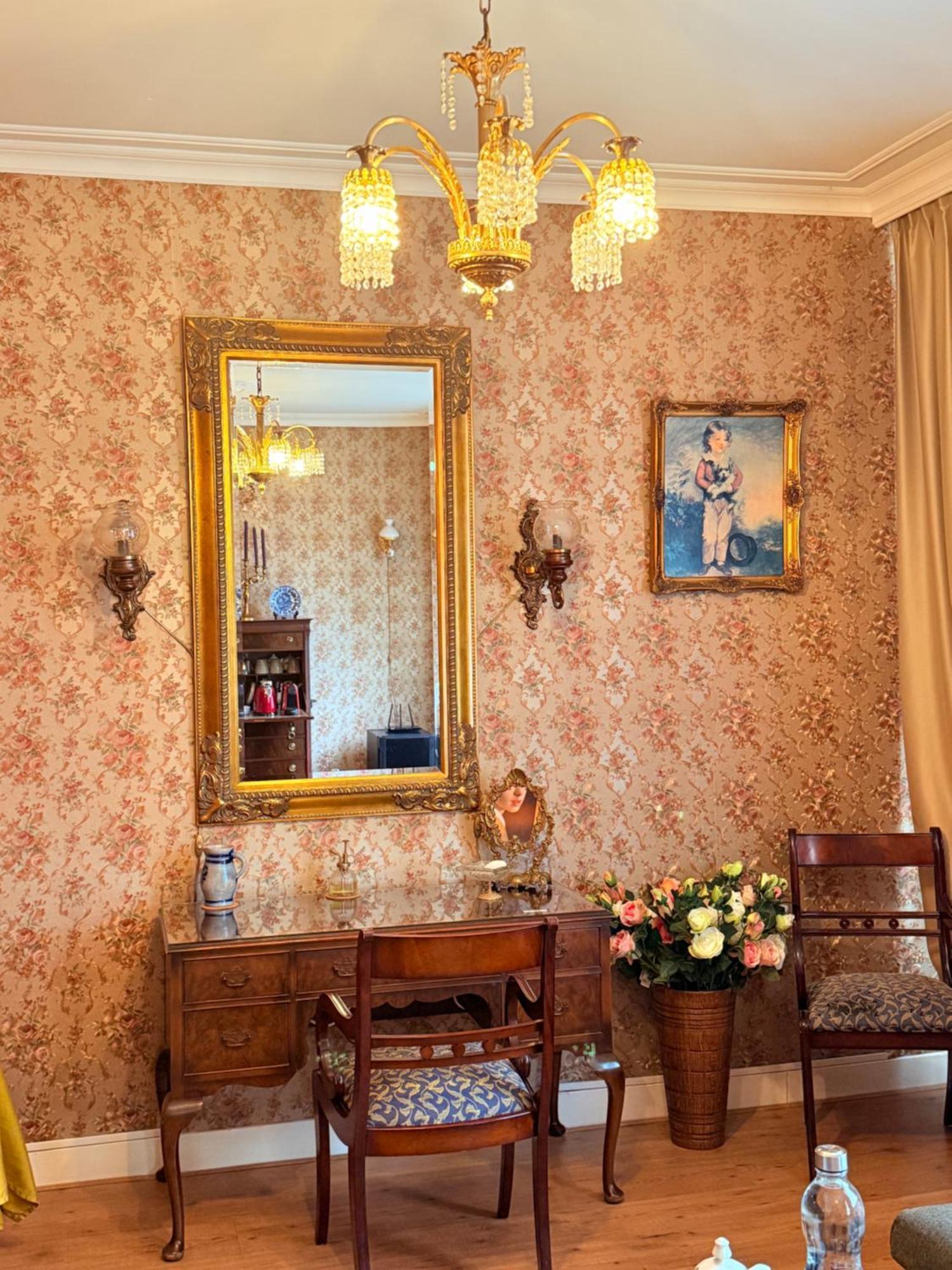 Luxurious Classical Dutch Styled Room In City Centre Of The Hague - Home Stay Bagian luar foto